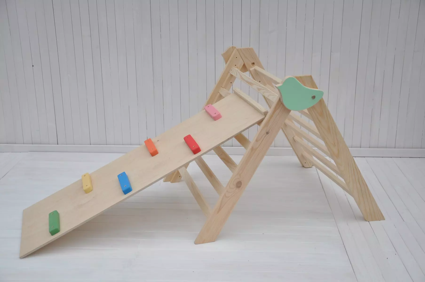 Pikler triangle set of 3 Tiny Bird according to Pikler pediatric recommendations is great for babies as early as 6 months old.