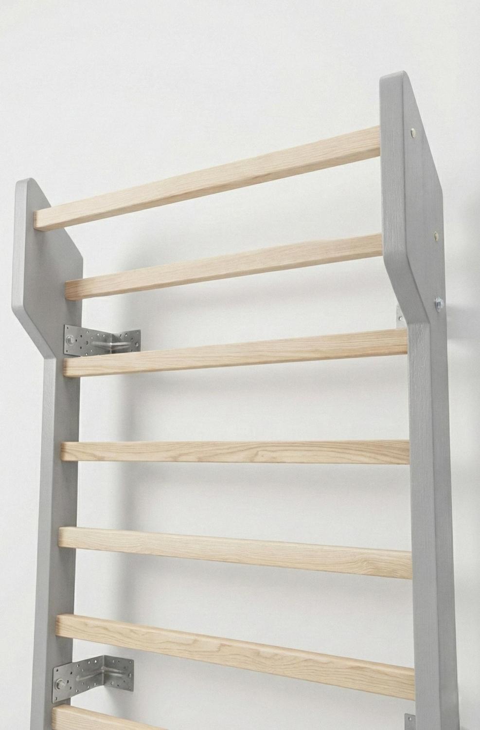 Ergonomic 3x4cm ash wood rungs for spinal decompression and comfortable non-slip grip