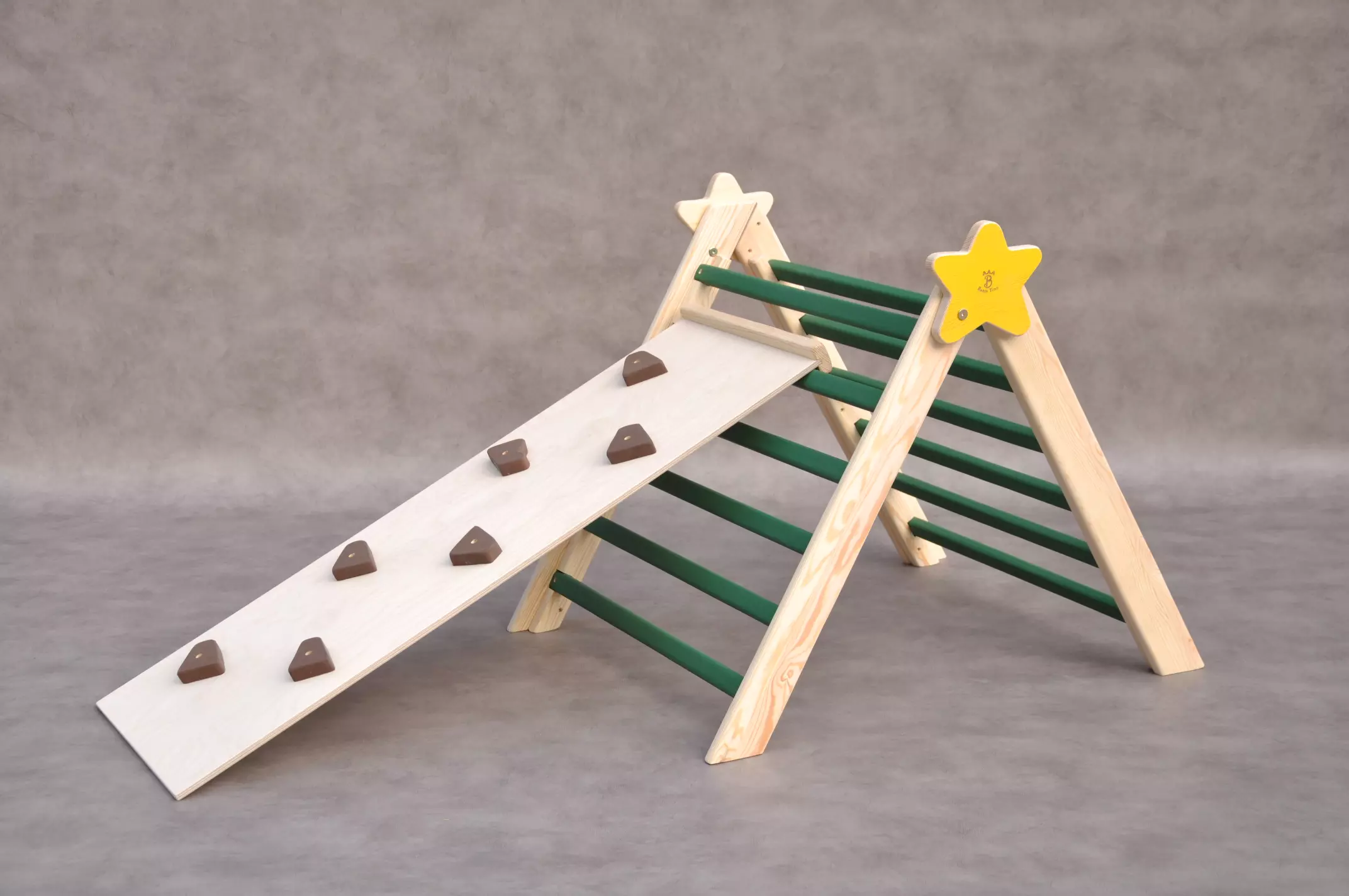 Montessori baby climbing activity center for home use. Barin Toys foldable pikler triangle for Noel 2025 season. Christmas Tree with a Star baby gym & climber board set.
