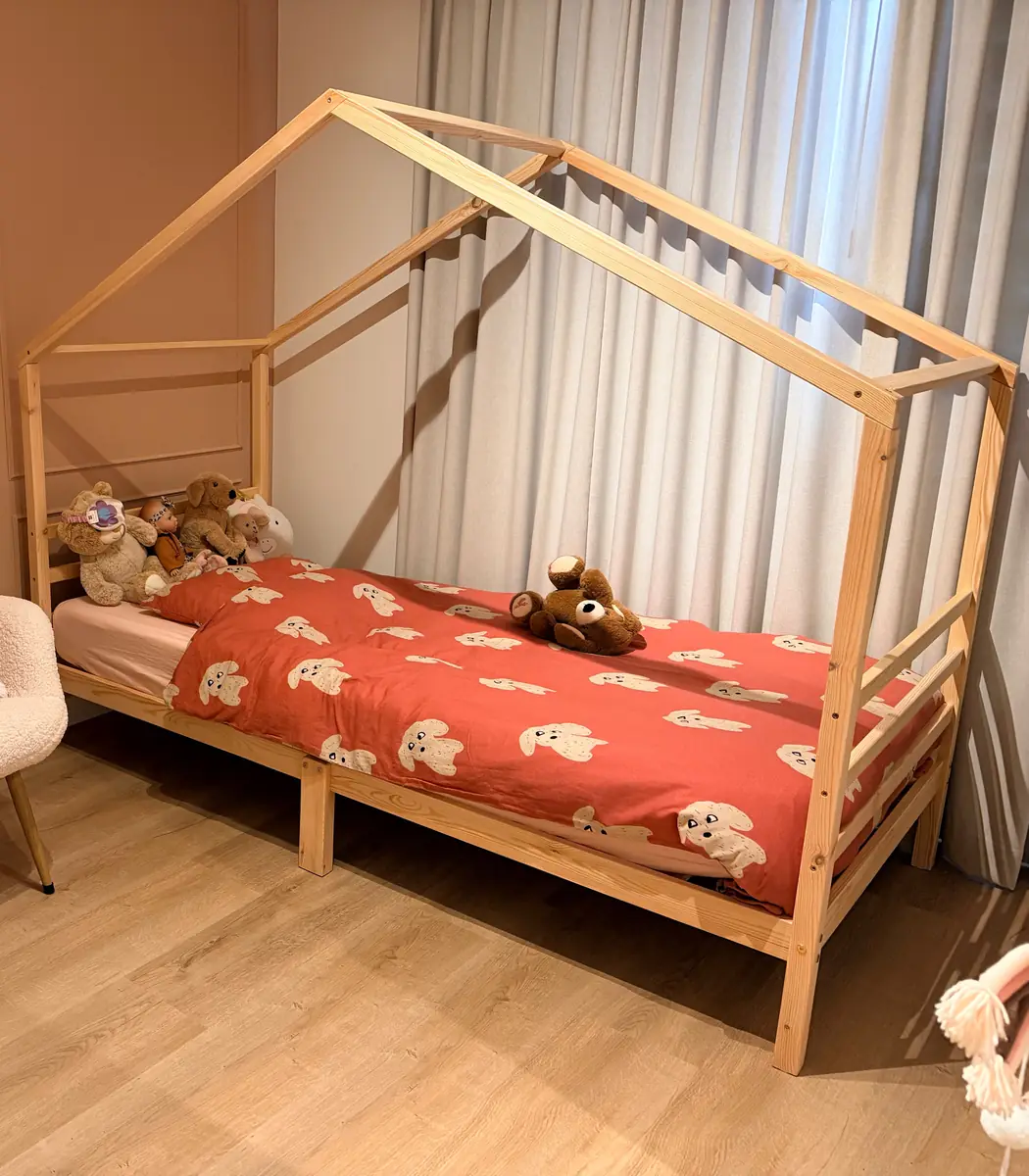 Barin Toys bedhuisje review van 90x200 cm naturel houten peuterbed
